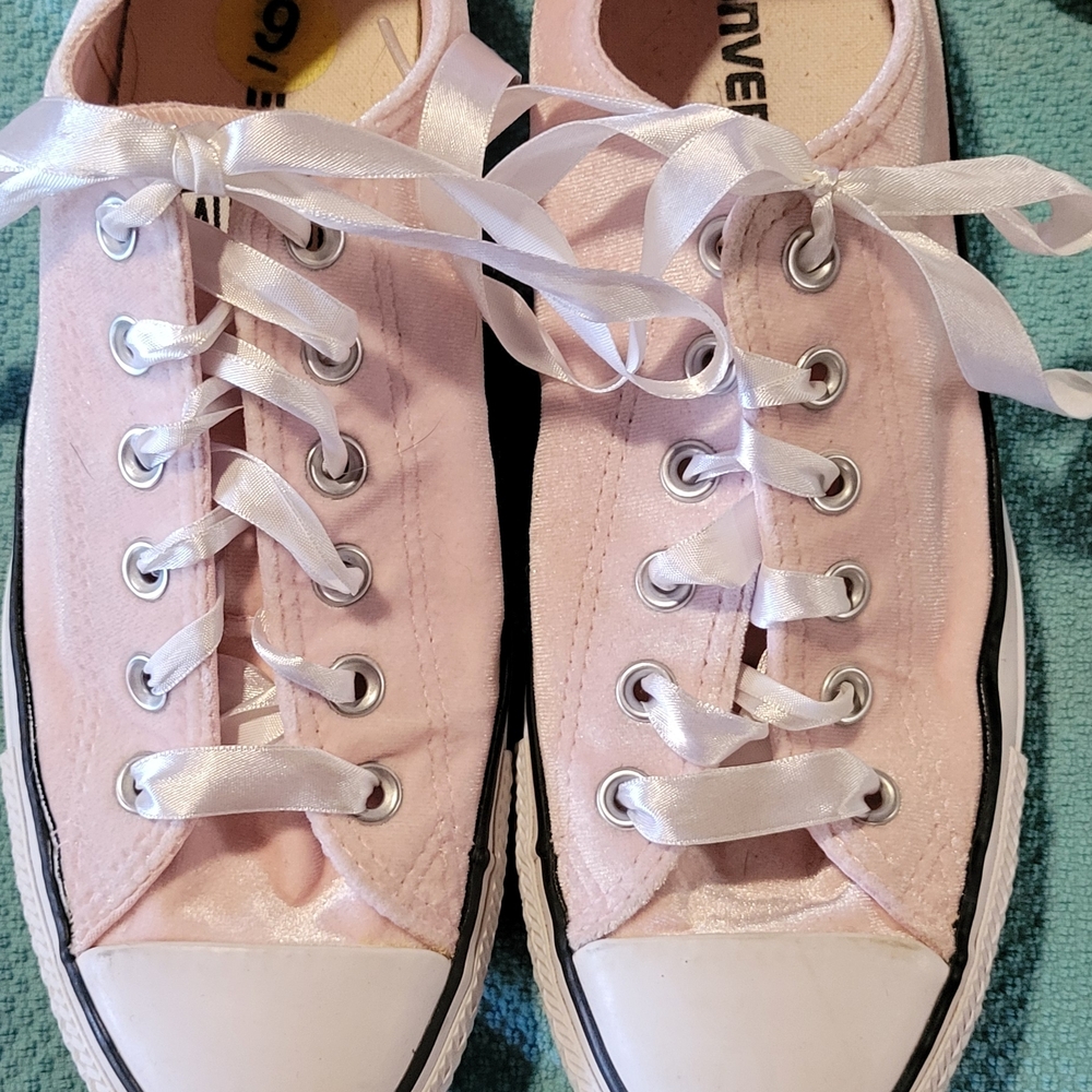 Converse Women's Pink Velvet Sneakers
